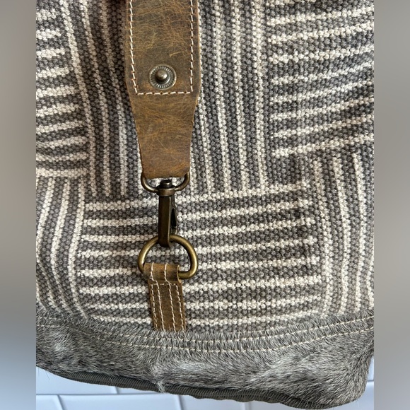 NEW Myra Bag Shoulder bag with regulator/ Neutral colors - Picture 2 of 12